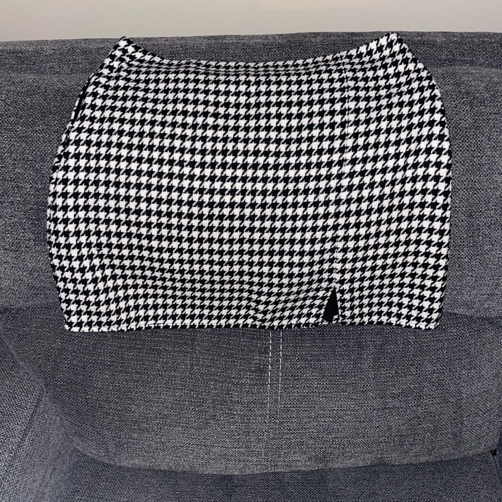 Old Navy Black and White Houndstooth Pencil Skirt